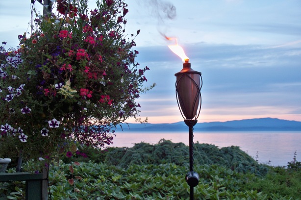 The tiki lamp makes it look very tropical on Vancouver Island, BC....eh??